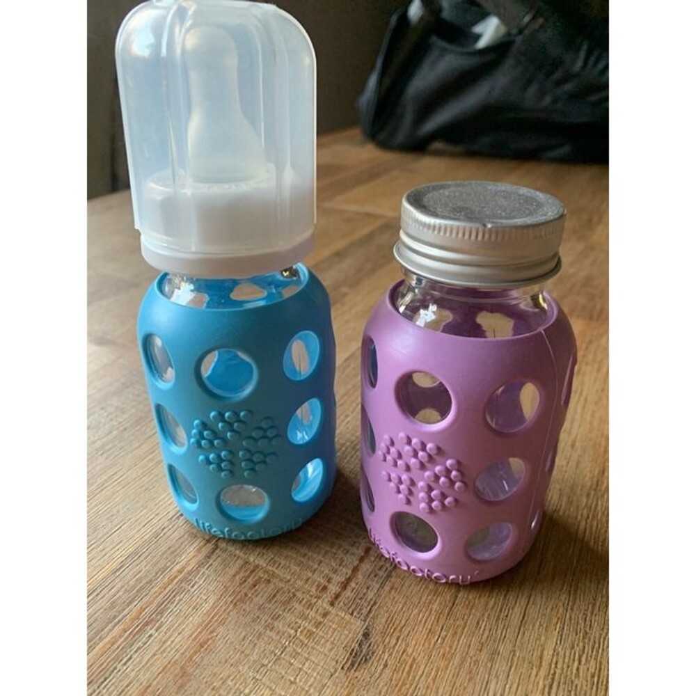 2 glass baby bottles LIFEFACTORY  4oz